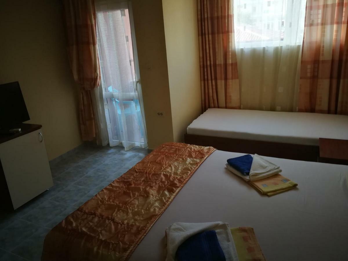 Femili Hotel Diveda Sveti Vlas Eksteriør bilde